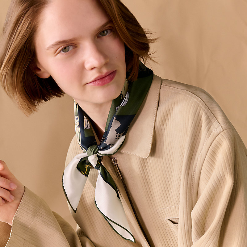 Paris Qui Roule scarf 70 - Purple | Hermès USA